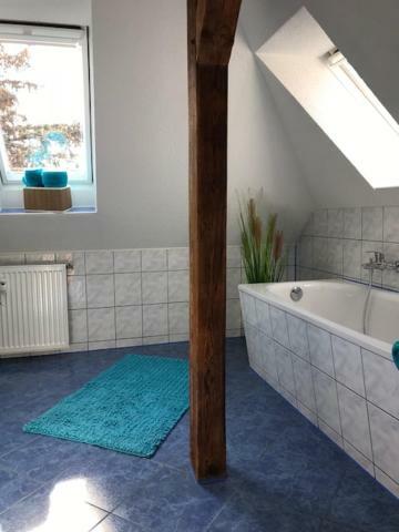 Liebevoll Eingerichtete Ferienwohnung Im Dg Zwenkau Luaran gambar
