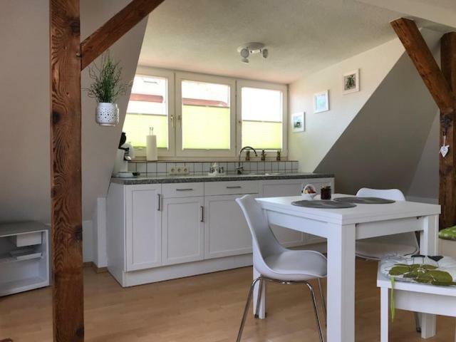 Liebevoll Eingerichtete Ferienwohnung Im Dg Zwenkau Luaran gambar